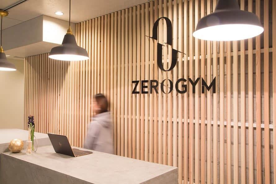 半田悠人さんのインスタグラム写真 - (半田悠人Instagram)「新宿駅近くに、ZEROGYMさんの新店舗を設計いたしました。 新宿センタービルにありますので、もし通りがかったら是非お立ち寄りください。いろんな物販もあります。 #ZEROGYM#新宿#疲労回復#powernap」3月23日 0時56分 - yutohanda