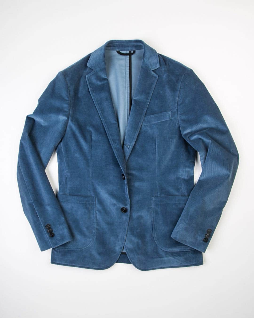 ブルックリン テーラーズさんのインスタグラム写真 - (ブルックリン テーラーズInstagram)「Choose between our casual BKT35 unstructured suit jacket and our tailored BKT50 full-canvas dinner jacket- both in Blue corduroy with matching trousers. . . . . #menswear #newyork #brooklyn #suit #menstyle #springstyle」3月23日 1時03分 - brooklyntailors