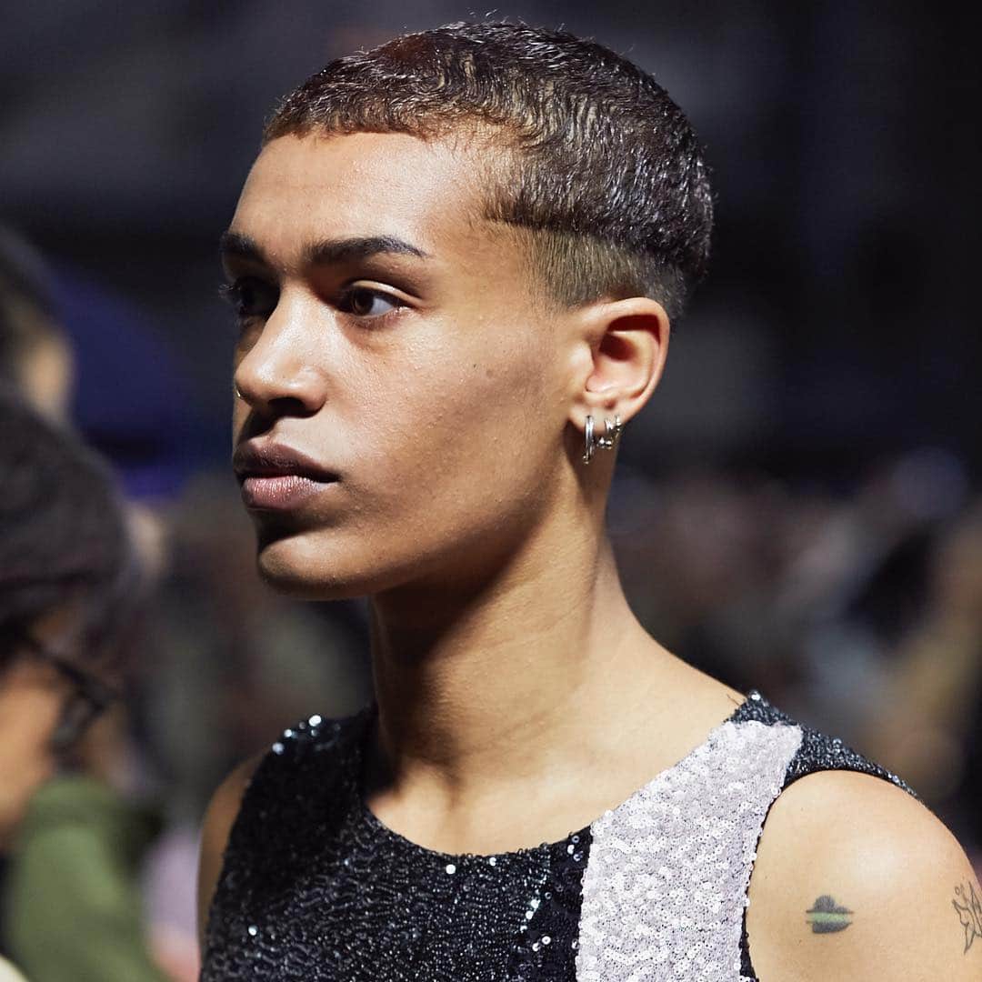 資生堂 さんのインスタグラム写真 - (資生堂 Instagram)「Tokyo Fashion Week  KOCHE @koche  #afwt  #aw19 #fashionweek  #backstage #hair and #makeup  @shiseido_hma  #headhairstylist by @hirofumikera  #headmakeupartist by #ainieda  #photo by @hanamiisuzukii  #backstagemakeup  #backstagehairstyle  #fashion #fashionphotography  @shiseido #beautyreimagined  #visiblefeelsinvisible  @shiseidopro_official  @shiseidopro_jpn  #shiseidoprofessional」3月23日 1時09分 - shiseido_hma