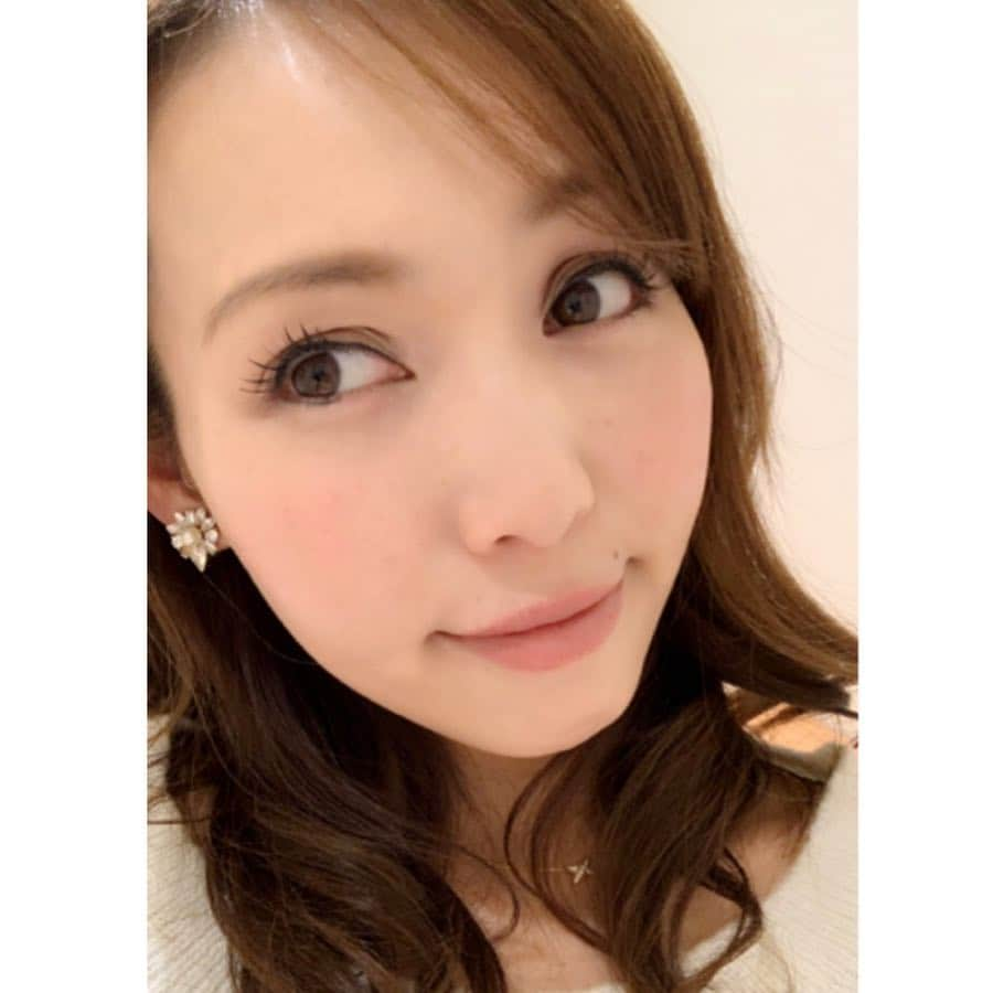 澤野井香里さんのインスタグラム写真 - (澤野井香里Instagram)「@little_lycka_umeda でマツエクメンテナンスへ＾＾✨ 今回もマツエクしながらマツ育できる#フラットマットセーブルラッシュ でパッチリ👀﻿ ﻿ 最近はポカポカあったかい日も増えて嬉しいなぁ〜♡ ﻿ ﻿ マツエク中に母に娘を見てもらってたけど、お迎えに行ってもご機嫌でいてくれた(*^^*) ﻿ ﻿ 大きくなったら一緒にビューティースポット行きたいな♪﻿ ﻿ #LittleLycka 🔻﻿﻿﻿﻿ 大阪市北区梅田1-1-3 大阪駅前第三ビル2階 36号室﻿﻿﻿﻿ @lycka_mm ﻿﻿﻿﻿ @lycka_eyelash_este ﻿﻿﻿﻿ @lycka_nishinomiya ﻿﻿﻿﻿ 西宮→0798-41-7572﻿﻿﻿﻿ 神戸・大阪 →080-4240-6157﻿﻿ ﻿﻿ ﻿﻿ #ks_dau #ks_dau_2019 #ks_19✨ #babygirl #baby #👶 #0歳 #赤ちゃん #ベビフル #ママリ #コドモノ #女の子ママ #ママライフ #関西ママ #京都ママ #大阪マツエク #梅田マツエク」3月23日 1時17分 - kaori_sawanoi