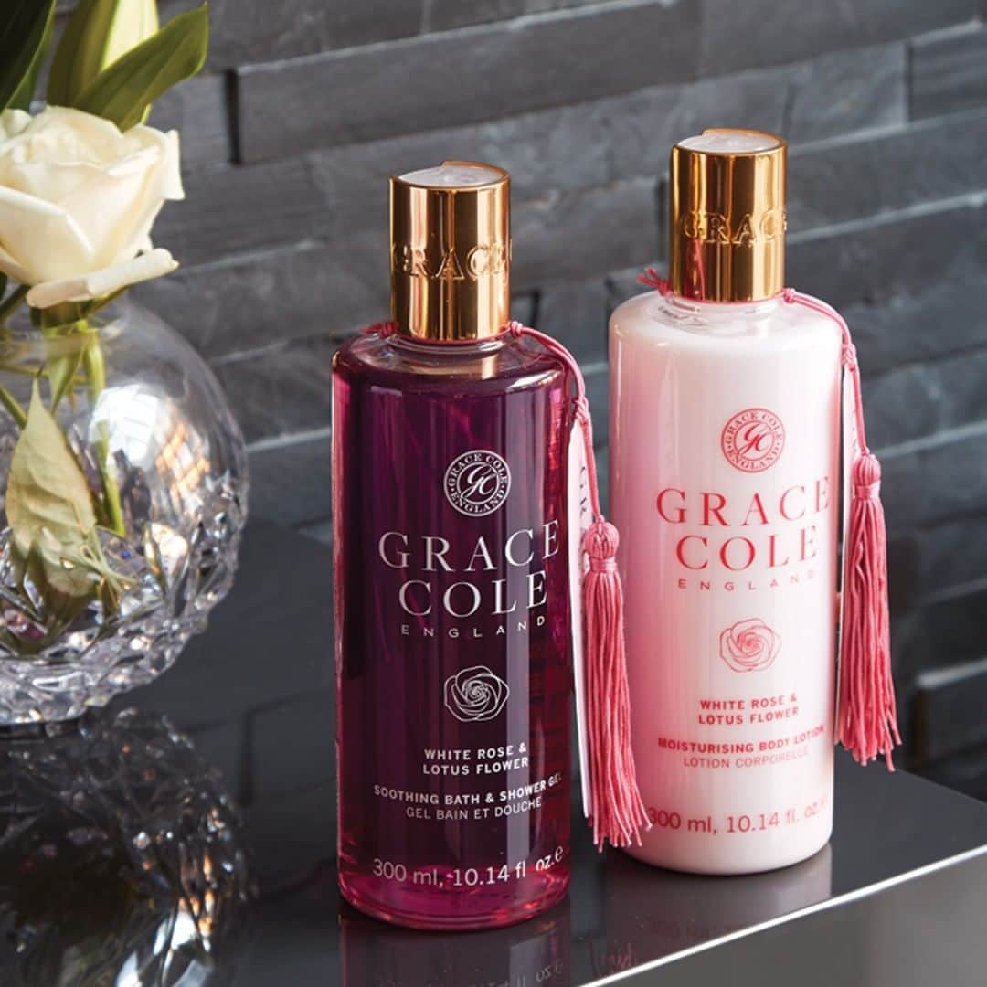 Grace Coleさんのインスタグラム写真 - (Grace ColeInstagram)「This duo delivers a truly indulgent experience from start to finish, allowing you to feel the perfect combination of glamorous and relaxed everyday.  Use code MUM20 for 20% discount  #bodycare #duo #indulgent #gracecole #glamour #relaxed #daily #boutique #bodywash #pleasure #skincare #bath #beauty #scent #youtime #discount #mothersday #exclusiveoffers #discountcode」3月23日 1時30分 - gracecoleltd