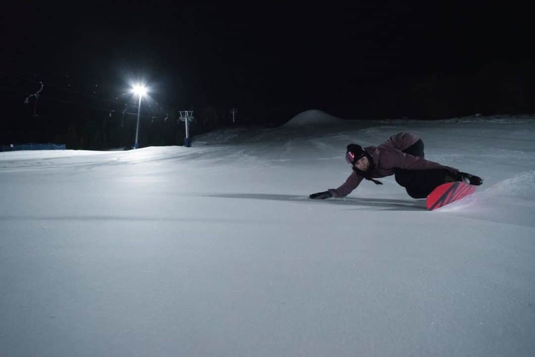 のインスタグラム：「@merihidalgo with the night moves. 🔪 #RidingIsTheReason 📷: @miquel_soler」