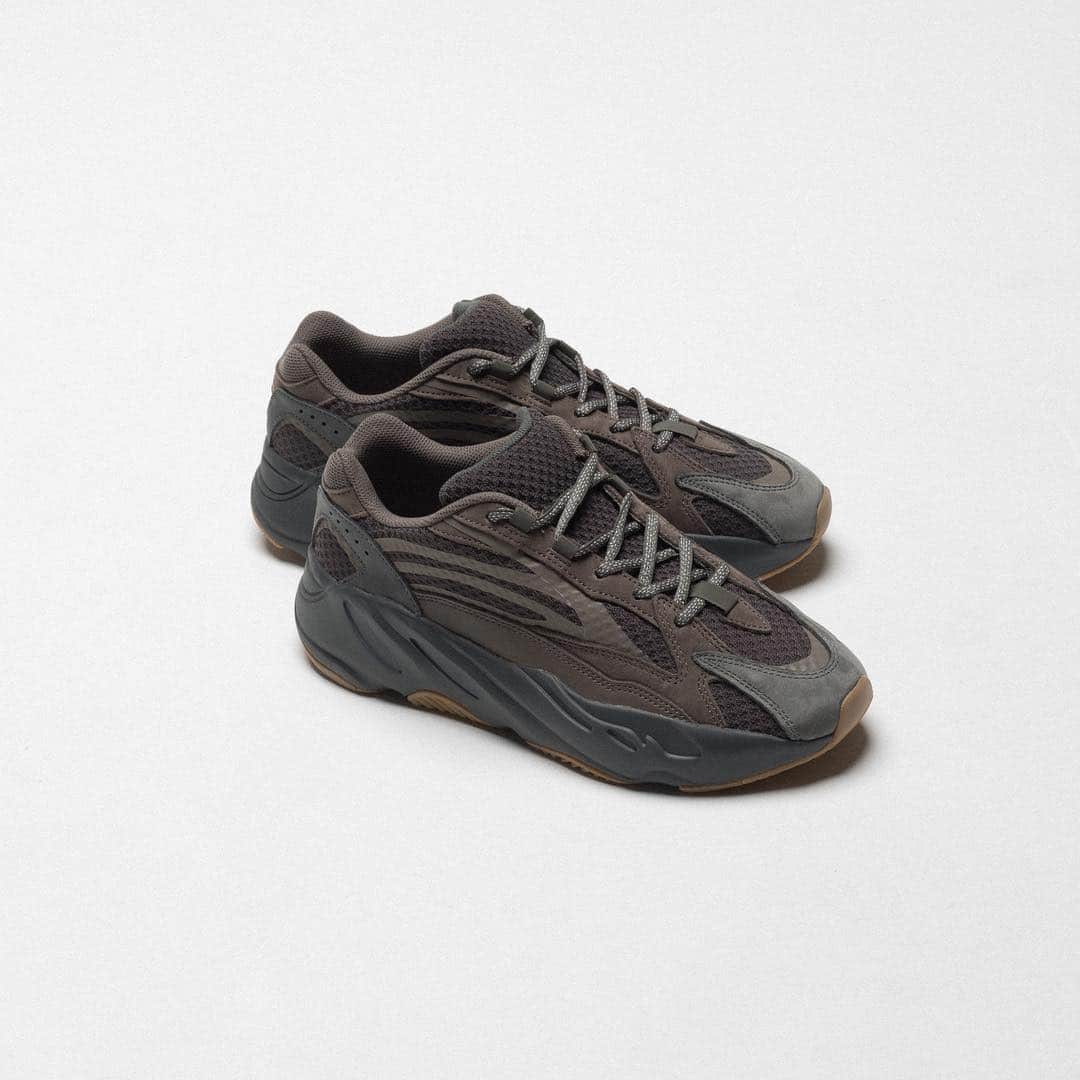 UNDFTDさんのインスタグラム写真 - (UNDFTDInstagram)「adidas YEEZY Boost 700 V2 // Available Saturday 3/23 at All Undefeated Chapter Stores and Undefeated.com」3月23日 1時25分 - undefeatedinc