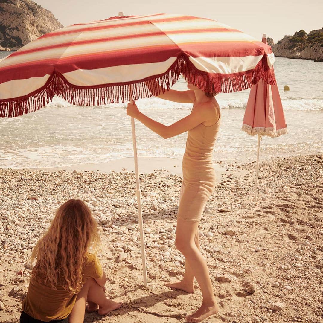 アメリカンビンテージさんのインスタグラム写真 - (アメリカンビンテージInstagram)「Spring is here 🌼 #americanvintage #lamaisonamv #basics #essentials #supima #dress #massachussets #cotton #womenswear #marseille #sea #sun」3月23日 1時34分 - americanvintage_officiel