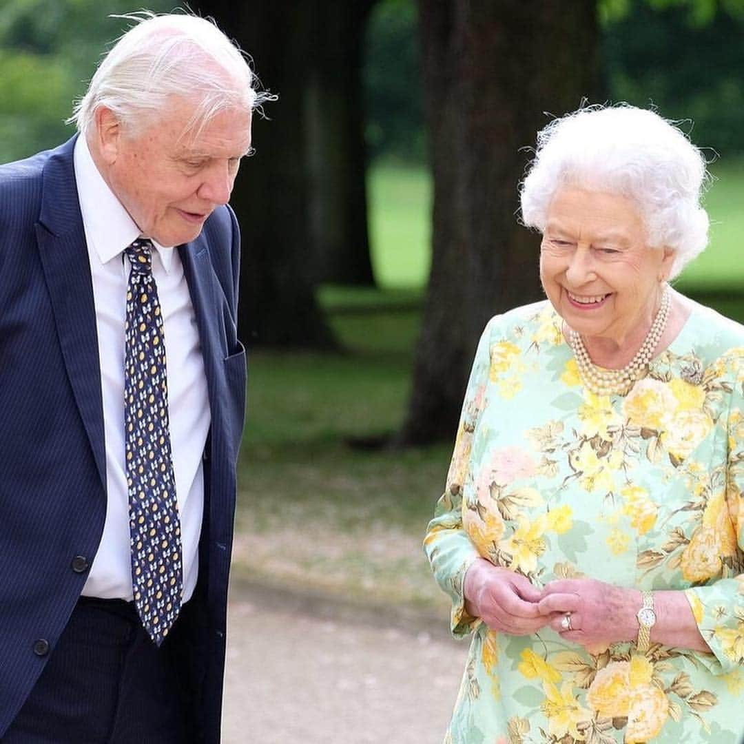 クラレンス邸さんのインスタグラム写真 - (クラレンス邸Instagram)「The Prince of Wales, The Duke of Cambridge and The Duke of Sussex will attend the global premiere of "Our Planet" – a new series on @netflixuk & @netflix narrated by Sir David Attenborough. Their Royal Highnesses will attend the engagement in London on April 4th to help highlight the threat of climate change and the multi-generational dimension required to maintain our natural environment. The Prince of Wales has been an environmental leader for nearly 51 years and is attending the premiere in his capacity as President of WWF UK. The Duke of Edinburgh was previously President of both WWF UK and WWF International. The Duke is now President Emeritus for WWF. Here, The Duke is pictured at the sixth annual World Conservation Lecture in 1986. The Duke of Cambridge and The Duke of Sussex have long championed conservation and have supported the @queenscanopy project – which was created in The Queen’s name when an appeal was made to all 53 Commonwealth nations to contribute areas of indigenous forest to be preserved to mark Her Majesty's lifetime of service to the Commonwealth.」3月23日 1時36分 - clarencehouse