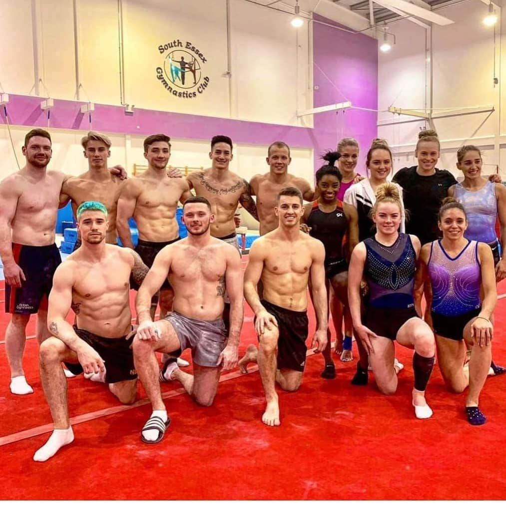 エリザベト・ザイツさんのインスタグラム写真 - (エリザベト・ザイツInstagram)「Such a great @superstarsofgymnastics - Team 😝. Excited to meet the rest of the team soon @danusiafrancis , @oksana2016 @analago95 #liveondazn #tomorrow #23march #onedaytogo #olympicchampions #worldchampions #worldmedalists #olympicmedalists @dazn_de @dazn_usa watch live on @dazn_usa 23.3. from 13:30 (DE)」3月23日 2時06分 - seitzeli