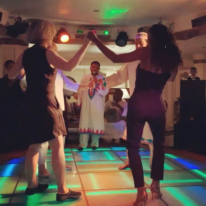シャノーラ・ハンプトンのインスタグラム：「It’s FRIDAY!! 💃🏾💃🏾 FBF missing #Egypt」