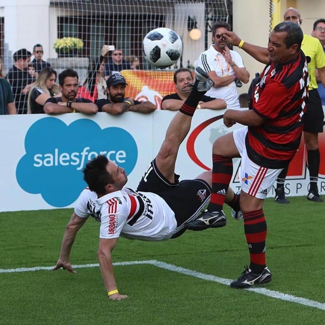 アレッサンドロ・ローザ・ヴィエイラのインスタグラム：「Que foto @florida_cup @zinho ! Foi gol?」