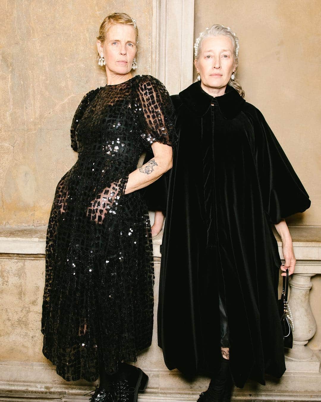 Vogue Runwayさんのインスタグラム写真 - (Vogue RunwayInstagram)「Casting reached peak revival mode for the Fall shows, with catwalkers from the 1970s, ’80s, ’90s, and the ’00s getting back into their runway grooves. To celebrate the multigenerational casting, we take a look back at some of the beauties who are keeping in step with the times at the link in our bio. Photographed by @coreytenold」3月23日 3時03分 - voguerunway