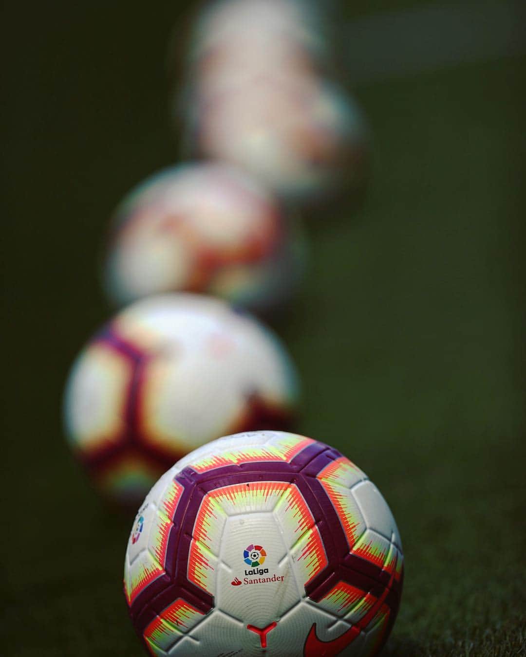 LFPさんのインスタグラム写真 - (LFPInstagram)「How many balls do you see? 🤔 • #Balls #LaLiga #Many #LaLigaSantander」3月23日 3時03分 - laliga