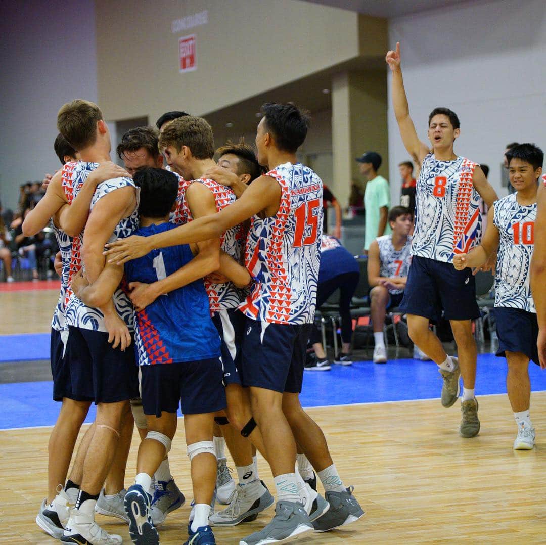 USA Volleyballさんのインスタグラム写真 - (USA VolleyballInstagram)「Boys bid results are up! 👀 - - - 🔗 in bio to check out the qualified teams for 2019 #BJNC! Hope to see you in Dallas! ✌️」3月23日 3時08分 - usavolleyball