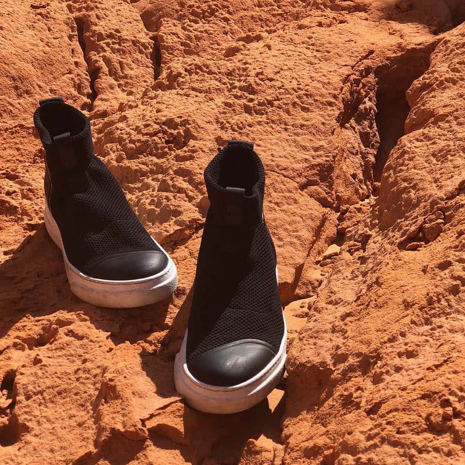 のインスタグラム：「ATOS by @brunobordese #surfshoes  #reddesert . . . . . . . . . . #atos #brunobordese #newcollection #spring #summer #ss19 #sneakers #sock #blacks #brunobordeseshoes #shoesoftheday #madeinitaly #shoesaddict #footwear #streetwear #instashoes #desert #basile」