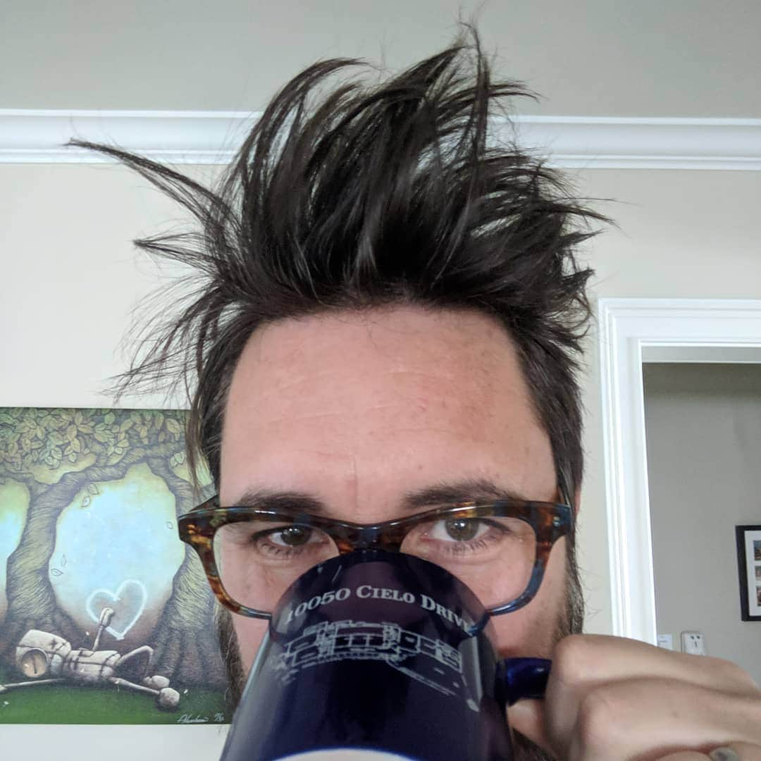 ウィル・ウィトンさんのインスタグラム写真 - (ウィル・ウィトンInstagram)「This morning's bedhead thinks you're great and hopes you have an awesome weekend.」3月23日 3時12分 - itswilwheaton