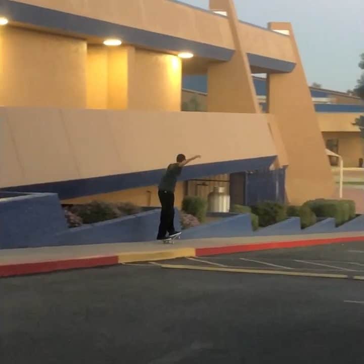 オルタモントのインスタグラム：「@ryan_lay cruisin straight into the weekend!! ⏩ // 📹: @u1tralord // #CFADC」