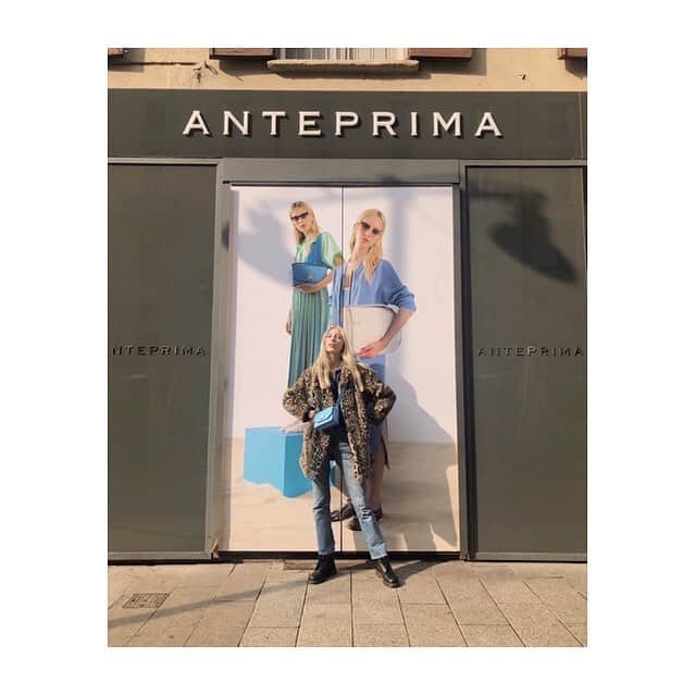 ANTEPRIMAさんのインスタグラム写真 - (ANTEPRIMAInstagram)「#Repost @blondie_721 ・・・ Hey there @soniamoskito :) Sonia from Anteprima SS19 Campaign Stopped by our Milan store during FW19 Milan Fashion Week  #anteprima #milan #ss19collection #modelgram」3月23日 3時35分 - anteprimaofficial