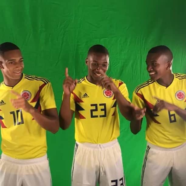 サッカー コロンビア代表チームのインスタグラム：「#Sub17Masculina La alegría de nuestros jugadores en la sesión de fotos oficial del @sub17peru2019. 🇨🇴💪🏼」