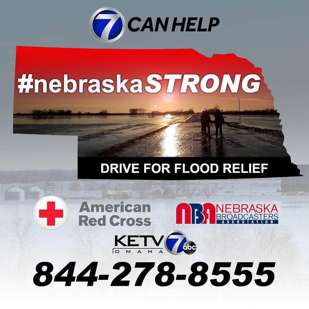 アダム・ディバインさんのインスタグラム写真 - (アダム・ディバインInstagram)「My home state of Nebraska is having an emergency. We are completely underwater. Look at the news. It’s horrific. People are losing everything, their homes, ALL of their belongings, and in a few cases their lives. Please, if you can help in anyway, do it!」3月23日 4時02分 - adamdevine