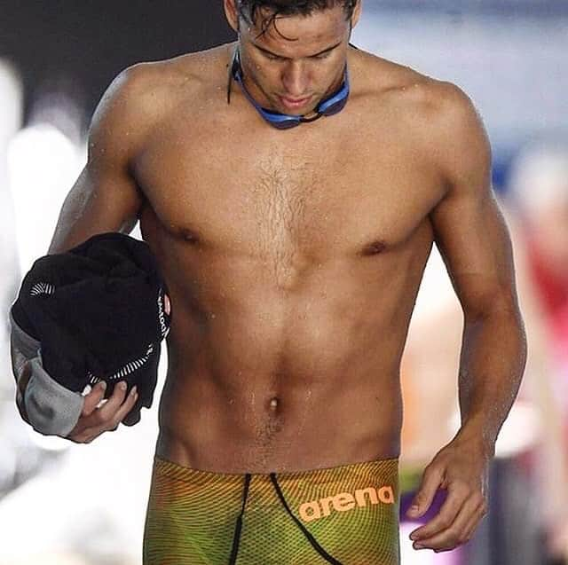 チャド・ルクロさんのインスタグラム写真 - (チャド・ルクロInstagram)「Happy with swim tonight even more happy with @arenawaterinstinct new suit its 🔥 🔥🔥 let me know how  the color is ?? #arenawaterinstinct」3月23日 4時17分 - chadleclos92