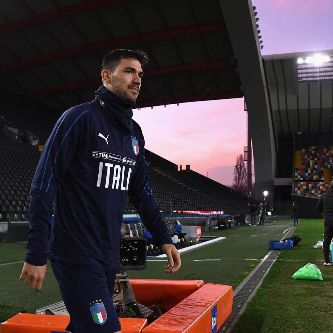 アレッシオ・ロマニョーリのインスタグラム：「#rifinitura #training #udine #nazionale #italia #italiafinlandia #azzurri @azzurri @euro2020 🇮🇹」