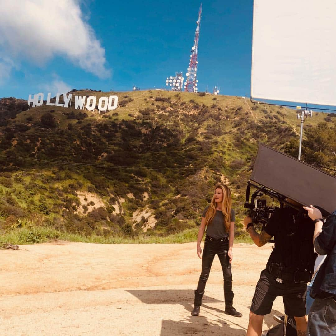 キャット・ディーリーさんのインスタグラム写真 - (キャット・ディーリーInstagram)「Season 16 So You Think You Can Dance stand ups! #hollywood #hollywoodsign #auditions #dance #sytycd #season16 @danceonfox ♥️」3月23日 4時42分 - catdeeley