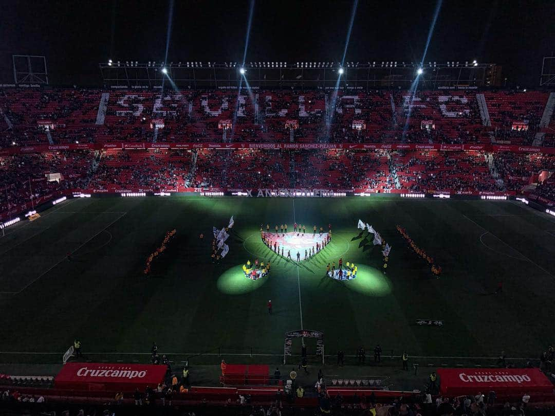 シャルケ04さんのインスタグラム写真 - (シャルケ04Instagram)「🏆 X Trofeo #AntonioPuerta❗️ 🏟 Estadio Ramón Sánchez-Pizjuán . . #Schalke #Sevilla #🔵⚪️ #Football #Knappen #S04」3月23日 4時40分 - s04