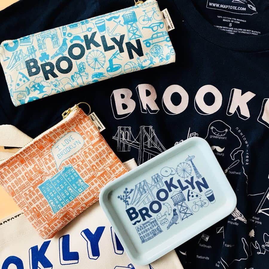 マップトートさんのインスタグラム写真 - (マップトートInstagram)「Check out our story to see the inspiration behind some of the icons on the Brooklyn Map and get the low down on our fav Brooklyn spots! . . . . . #maptote #madeinusa #madeinbrooklyn #BouroughBreakdown #Brooklyn #Brooklynite」3月23日 4時58分 - maptote