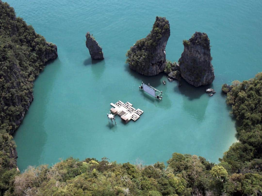 TED Talksのインスタグラム：「Imagine spending a Friday night on this floating movie theater in the ocean of Thailand. Architect Ole Scheeren built this small modular platform using recycled materials from the local community. It became a space for locals to gather together, watching movies from the British film archive like “Alice in Wonderland” as they gently swayed in the water. “The most primordial experiences of the audience merged with the stories of the movies,” Ole Scheeren says. “Architecture exceeds the domain of physical matter, of the built environment, but is really about how we want to live our lives, how we script our own stories and those of others.” To learn more about how he blends storytelling and architecture, visit go.ted.com/floatingtheater  Image courtesy of Ole Scheeren」