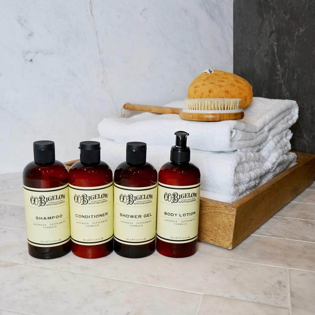 C.O. Bigelowさんのインスタグラム写真 - (C.O. BigelowInstagram)「BIGGER is BETTER❗The Lavender Peppermint formula we all love is finally available in full sizes - for relaxation that LASTS and LASTS! 😍 Now, please excuse us while we retreat to our 🚿. Happy Weekend, everybody! ⠀⠀⠀⠀⠀⠀⠀⠀⠀ ⠀⠀⠀⠀⠀⠀⠀⠀⠀ ⠀⠀⠀⠀⠀⠀⠀⠀⠀ | 📍 10 Greene Street, designed by @img_nyc」3月23日 5時52分 - cobigelow