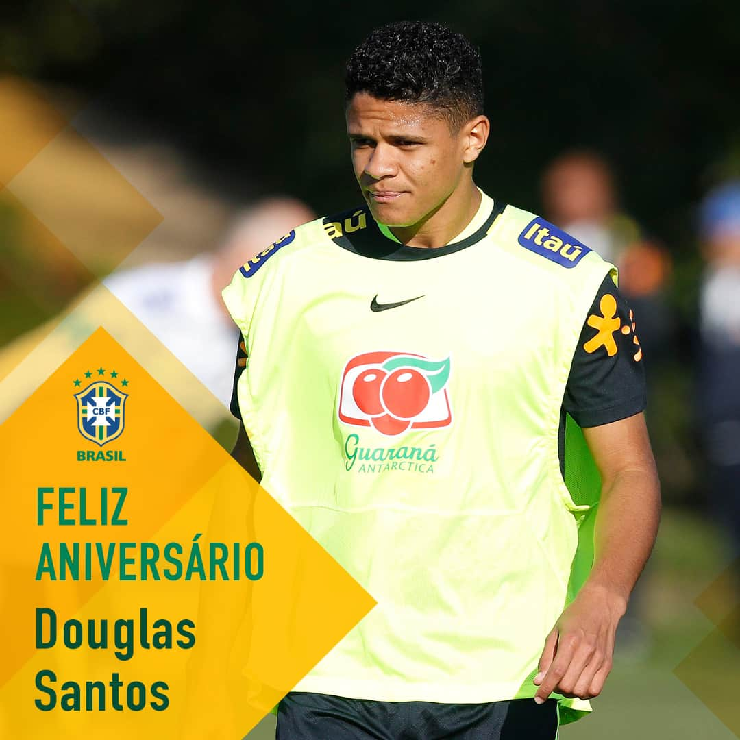 サッカー ブラジル代表チームさんのインスタグラム写真 - (サッカー ブラジル代表チームInstagram)「Tem campeão olímpico fazendo aniversário hoje! Parabéns, Douglas Santos. 🎂🎈⚽🇧🇷 Foto: Rafael Ribeiro」3月23日 5時49分 - cbf_futebol