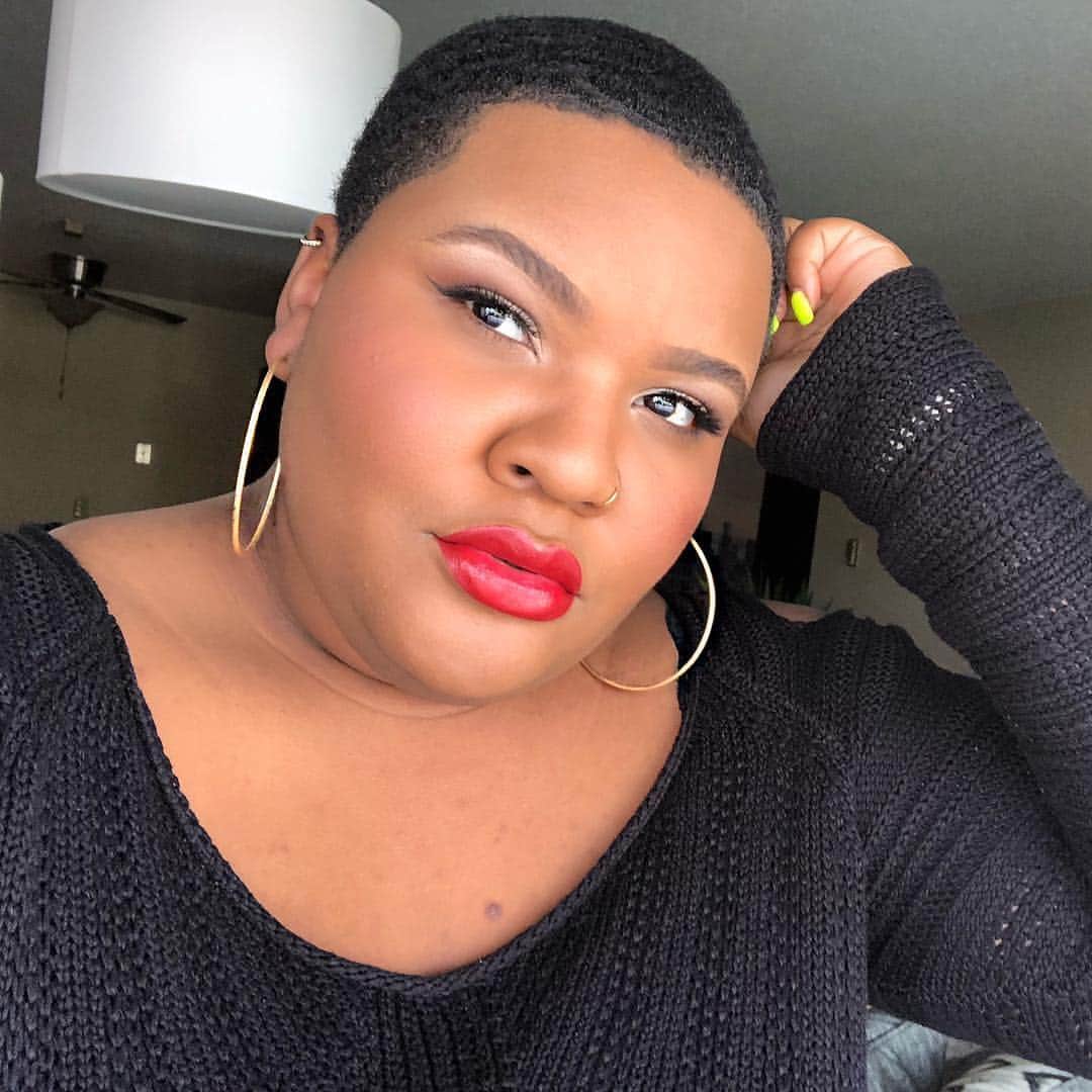 ipsyさんのインスタグラム写真 - (ipsyInstagram)「Does anyone else feel like a red lip makes them powerful? ipster @lewisdaisha shares her bold look with us! || #ipsy ⁣⠀ ⁣⠀ Share your #ipsySHEro for a chance to win big! ⁣⠀⁣⠀ ⁣⠀⁣⠀ How to Enter: ⁣⠀⁣⠀ 1. Follow @ipsy ⁣⠀⁣⠀ 2. Post a photo of you and your #ipsySHEro on Instagram ⁣⠀⁣⠀ 3. In the caption, share why you’re nominating this person as your SHEro!⁣⠀⁣⠀ 4. Tag @ipsy and use #ipsy, #giveaway, & #ipsySHEro⁣⠀⁣⠀ 5. Make sure your profile is public until we announce the winner on 4/5 ⁣⠀⁣⠀ ⁣⠀⁣⠀ To enter this giveaway, you must be 18 years old or older and a resident of the U.S. or Canada. By posting your photo with those hashtags, you agree to be bound by the terms of the Official Giveaway Rules at www.ipsy.com/contest-terms⠀⁣⠀」3月23日 6時03分 - ipsy