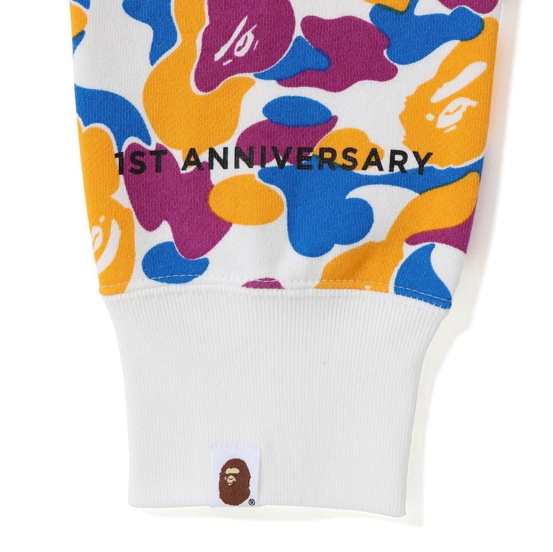 HYPEBEASTさんのインスタグラム写真 - (HYPEBEASTInstagram)「@hypebeaststyle: BAPE LA is celebrating its first anniversary with an exclusive collection of LA Lakers-inspired goods. The items will release exclusively at the BAPE LA store, however, some pieces are available now online ahead of its March 23 drop. Photo: @bape_us」3月23日 17時02分 - hypebeast