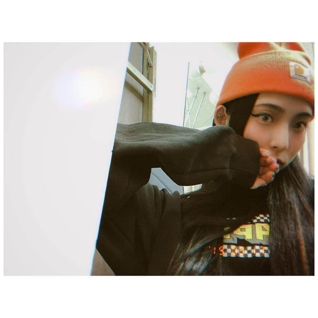 彩姫さんのインスタグラム写真 - (彩姫Instagram)「Hello😚🤟🏻💕﻿﻿ ﻿ 相変わらず #carhartt のビーニーをヘビロテ💕💕💕﻿ ﻿﻿ #bandmaid ﻿﻿ #saiki」3月23日 16時46分 - saiki_bandmaid