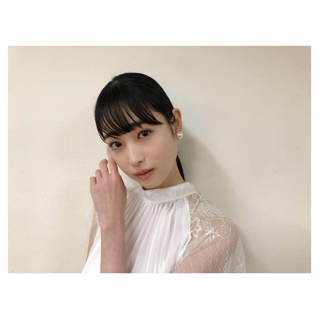 菊池かずみさんのインスタグラム写真 - (菊池かずみInstagram)「『詐欺の子』記者会見にて髙橋ひかるちゃん @hikaru_takahashi_official のヘアメイク担当させていただきました💄﻿ 色白で透明感あふれる美しさと可愛さを持ち合わすひかるちゃん♡﻿ ﻿ NHK総合テレビ「NHKスペシャル」で本日3月23日の21時から22時30分に放送予定﻿とのこと。 ﻿ 私も観る〜🤓﻿ ﻿ #髙橋ひかる﻿ #ヘアメイク﻿ #知的なピンクメイク #kikkumakeup﻿ #kikkuhair」3月23日 16時54分 - kikku726