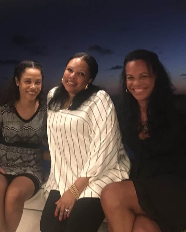 ジョゼフ・シモンズさんのインスタグラム写真 - (ジョゼフ・シモンズInstagram)「And weeeere off @gigirich @Khatch1234 and Justine.  #StBarts」3月23日 8時04分 - revwon