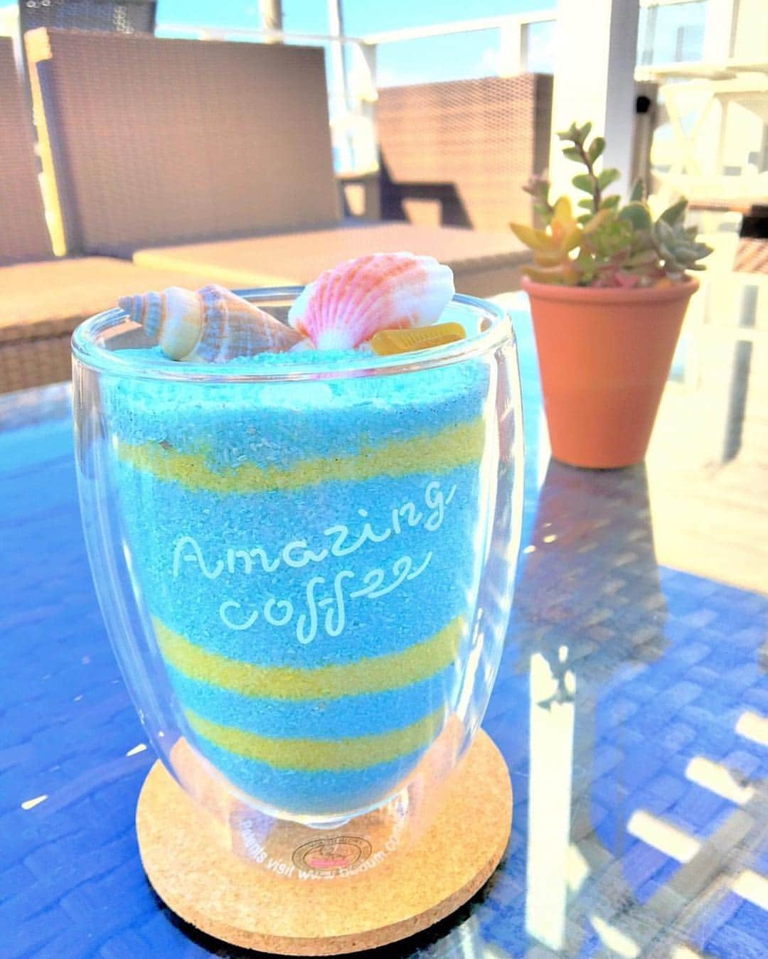 AMAZING COFFEEさんのインスタグラム写真 - (AMAZING COFFEEInstagram)「. 🐚YOKOSUKA BEACH SIDE with AKIYA BEACH CLUB🐚 . 天気が良い日は、2階のテラス席で素敵なCOFFEE TIMEをお楽しみいただけます💁‍♂️✨ . #AMAZINGCOFFEE #coffee #YOKOSUKABEACHSIDE #AKIYABEACHCLUB #AMeCO #アメコ #横須賀 #秋谷海岸」3月23日 8時01分 - amazing_coffee_official