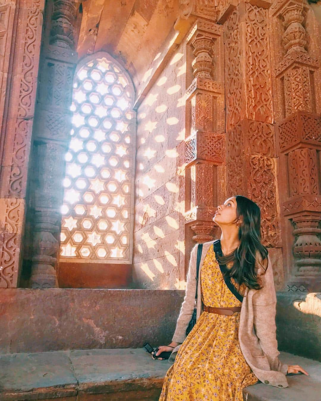 加治まやさんのインスタグラム写真 - (加治まやInstagram)「★ #journey #india #delhi #kutubminar #クトゥブミナール #indiatrip #travel #旅 #旅行 #インド #デリー #遺跡 #世界遺産 #worldheritage  #海外旅行 #タビジョ #女子旅 #travel #traveling #instatravel #instago #trip #holiday #travelling #instatraveling #mytravelgram #travelgram #travelingram #travelphotography #traveller #海外旅行好きな人と繋がりたい」3月23日 8時10分 - mayakaji