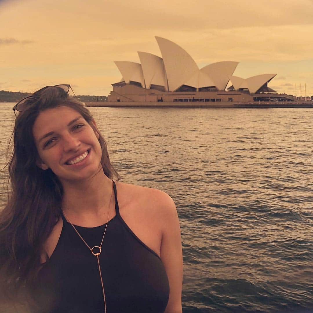 マッケンジー・ダーンのインスタグラム：「🇦🇺」