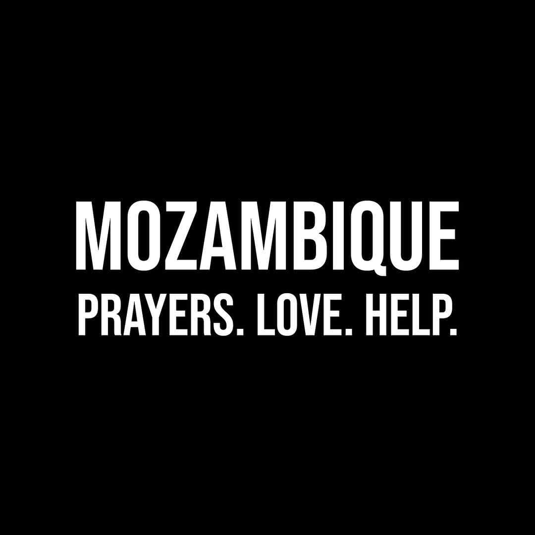 レニー・クラヴィッツさんのインスタグラム写真 - (レニー・クラヴィッツInstagram)「I urge us all to help Mozambique in this time of crisis. Let’s put attention and action on this natural disaster.」3月23日 8時33分 - lennykravitz