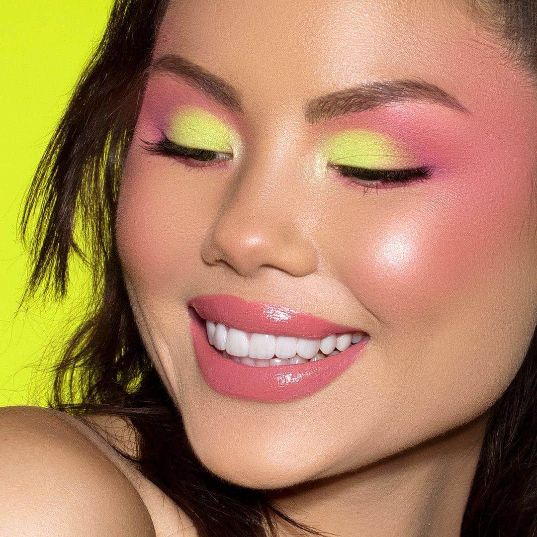 BH Cosmeticsさんのインスタグラム写真 - (BH CosmeticsInstagram)「Ready to take Center Stage?💥 Our NEW #BHColourFestival palette has bold hues like Pop, Denim, and Haze to color your creativity, and blend beautifully with a matching brush set!💃 Photographer: @SnapsStudio Model: @AdelinaNovak  Makeup: @EloJelloSeropian  Hair: @lucy_gedjeyan」3月23日 8時37分 - bhcosmetics
