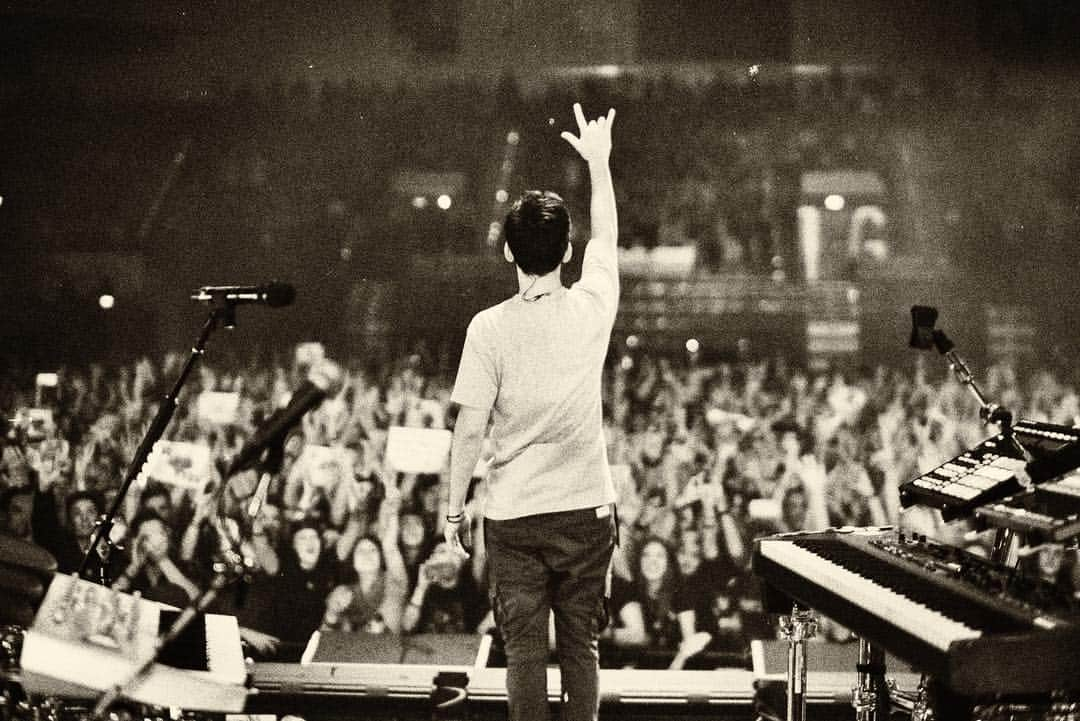 マイク・シノダさんのインスタグラム写真 - (マイク・シノダInstagram)「Ludwigsburg // ❤️#posttraumatictour #makechesterproud 📷:@goodguychady」3月23日 8時50分 - m_shinoda