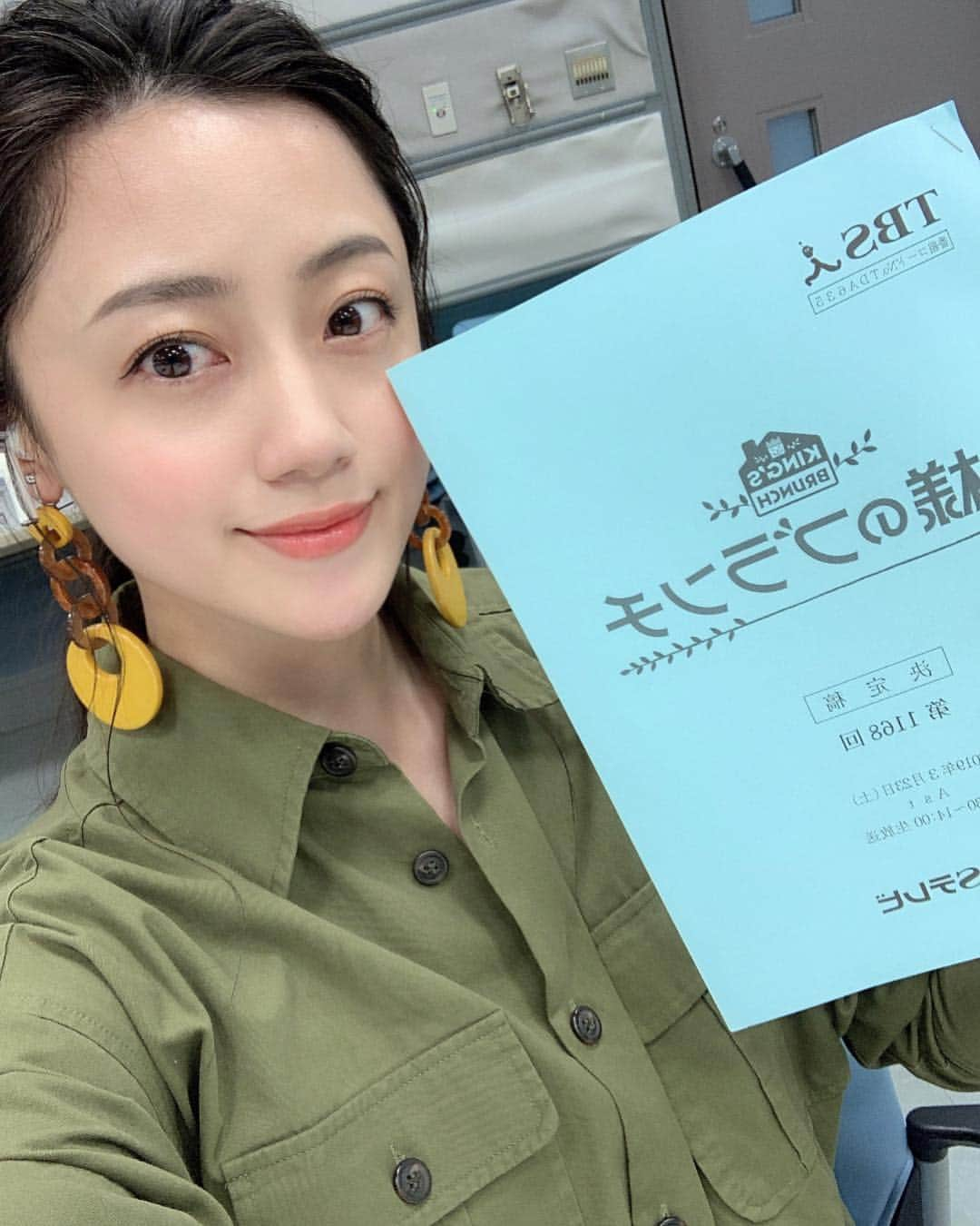 小林麗菜さんのインスタグラム写真 - (小林麗菜Instagram)「・  おはようございます！  本日の王様のブランチは、 ＊ブランチごはんクラブ  を担当させて頂きます！  弾丸グルメ企画！ #NONSTYLE の #石田明 さん、 #井上裕介 さん と#福岡 でうまかもん巡りをしてきました！！ 今回はハプニングだらけ！ どうなるんだ！笑笑  お楽しみに！  #王様のブランチ」3月23日 9時13分 - reina_kobayashi