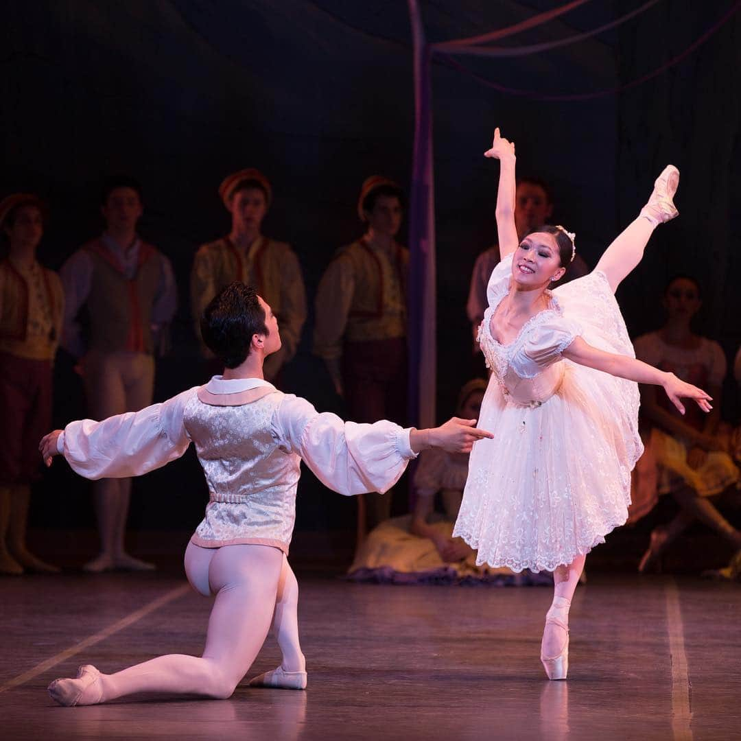 倉永美沙さんのインスタグラム写真 - (倉永美沙Instagram)「#fbf last time around Coppelia with @jeffreycirio in 2013 🌟 コッペリア三幕のパドドゥより #coppelia #balanchine #love #last #boston #ballet #ballerina #stage #balance #ballerinalife #happy #happiness #dance #art #幸せ #バレエ #バレリーナ #travellife #work #感謝」3月23日 9時05分 - misakuranaga