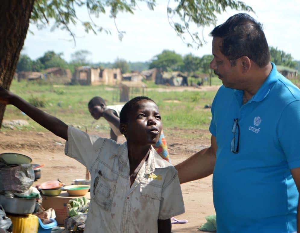 Bruno Gagliassoさんのインスタグラム写真 - (Bruno GagliassoInstagram)「Vocês devem estar de olho nas notícias e viram as recentes catástrofes na África. Regiões do Zimbábue, Moçambique e Malawi, terra natal da minha filha, foram devastadas por um ciclone e diversas enchentes. Milhares de famílias estão desabrigadas, sem condições básicas para sobreviver. O UNICEF @unicefbrasil mantém um trabalho contínuo nessas regiões graças às nossas colaborações. Equipes estão mobilizadas neste momento, salvando vidas e garantindo água potável, alimentação e saúde para essas pessoas. Esse trabalho precisa ainda mais da nossa ajuda. Clique no link na minha bio, veja como contribuir com o trabalho sério e reconhecido mundialmente do UNICEF. Você pode colaborar com uma doação única ou mensal. A transação é super segura e você acompanha pelo site todas as ações do UNICEF pelo mundo. Vamos nos mobilizar e aumentar essa corrente de pessoas comprometidas em fazer o bem! 🙏🏿❤️🌻」3月23日 9時07分 - brunogagliasso