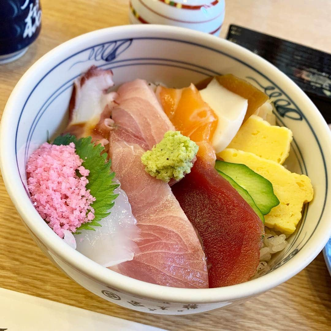 福井晶一さんのインスタグラム写真 - (福井晶一Instagram)「昨日、お稽古前に食べたお得ランチ！  今日も稽古行ってきます  #ちらし寿司 #お鮨屋さんのお得ランチ #ご馳走さまです」3月23日 10時16分 - shoichi.fukui