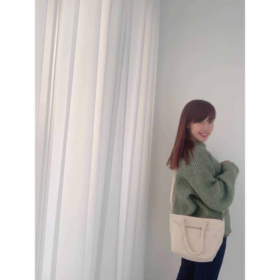 川崎希さんのインスタグラム写真 - (川崎希Instagram)「selva secretaの新作トートバッグ💓💓💓 刺繍ロゴ入りトートバッグで持ち手がロープデザインなんだ🥰🥰🥰 外側はポケットが３つ、内ポケット付き マチが大きめでファスナーが付いているので収納力も抜群😊  取り外しのできる肩掛け紐は長さ調整も可能だよ〜🌟🌟🌟 #selvasecreta #トートバッグ」3月23日 10時17分 - kawasakinozomi