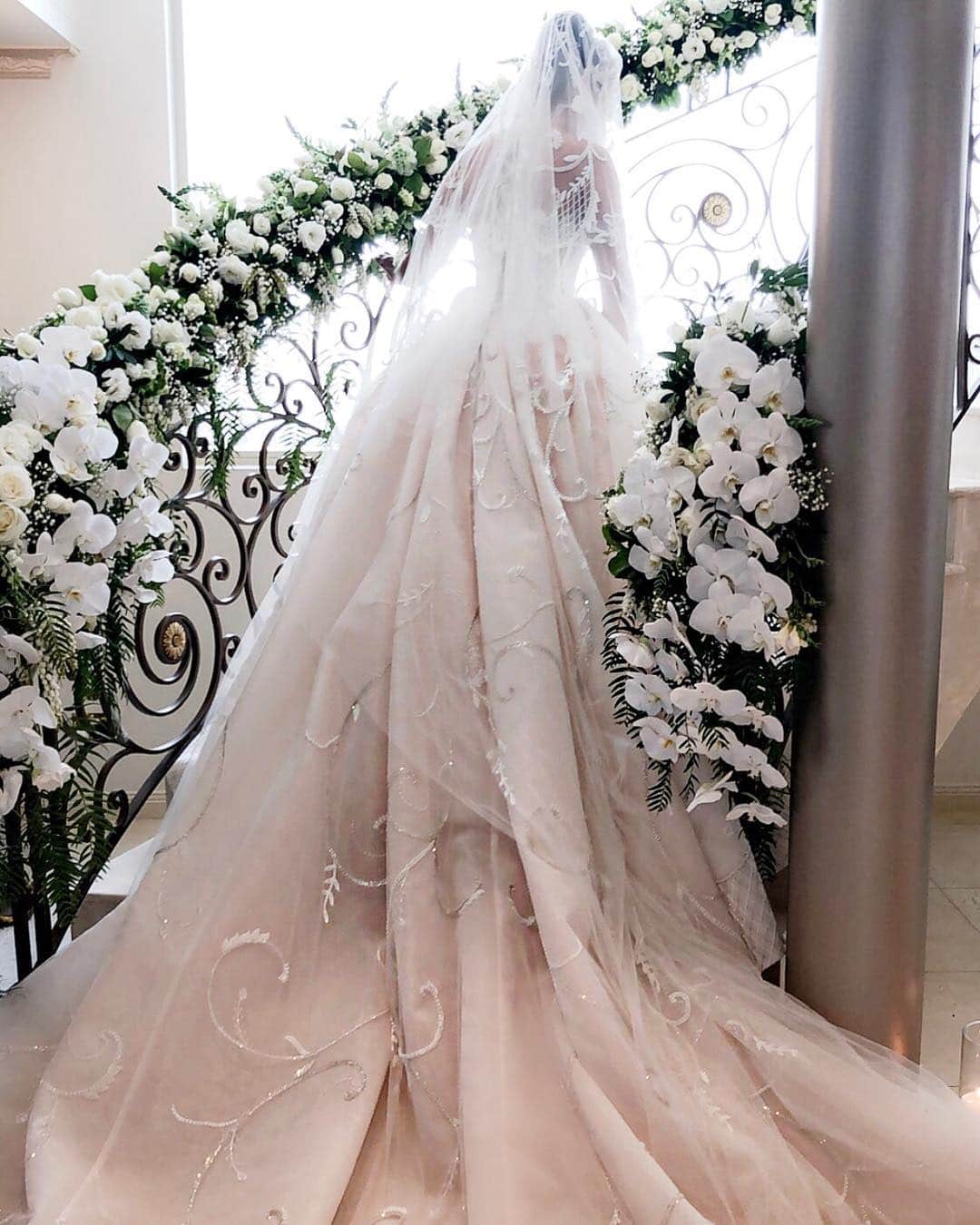 Steven Khalilさんのインスタグラム写真 - (Steven KhalilInstagram)「A show-stopping gown for our bride Isabel. #StevenKhalil #StevenKhalilBride」3月23日 10時31分 - steven_khalil