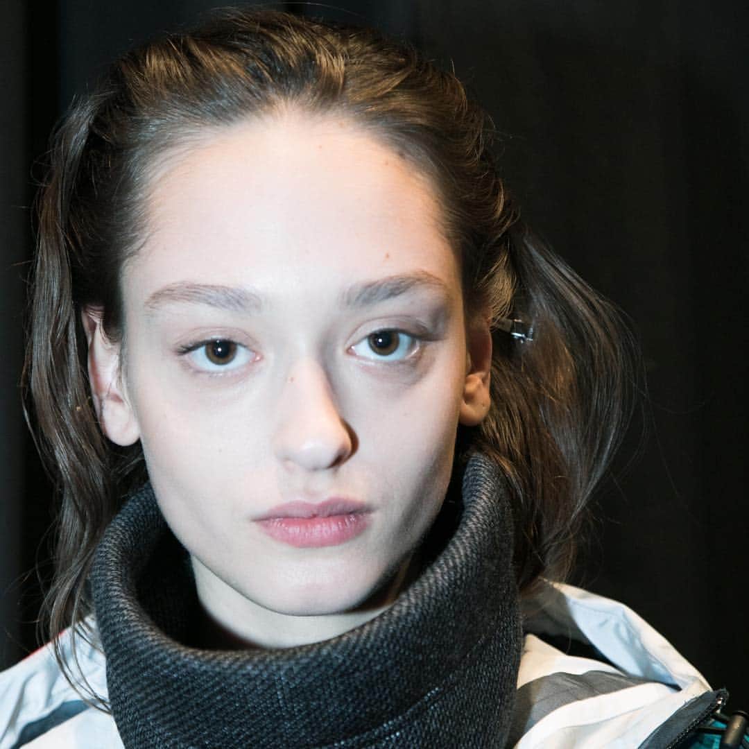 資生堂 さんのインスタグラム写真 - (資生堂 Instagram)「Tokyo Fashion Week  MUZE/PARADOX TOKYO  @muze_tokyo  @paradox_tokyo  #afwt #aw19  #backstage #hair and #makeup  by @shiseido_hma  #headartist : @mikiyafujioka0603  #photo by @mayumi_hosokura  @shiseido  #visiblefeelsinvisible  #beautyreimagined  @shiseidopro_official  @shiseidopro_jpn  #shiseidoprofessional  #fashion  #fashionphoto  #backstagemakeup」3月23日 10時27分 - shiseido_hma