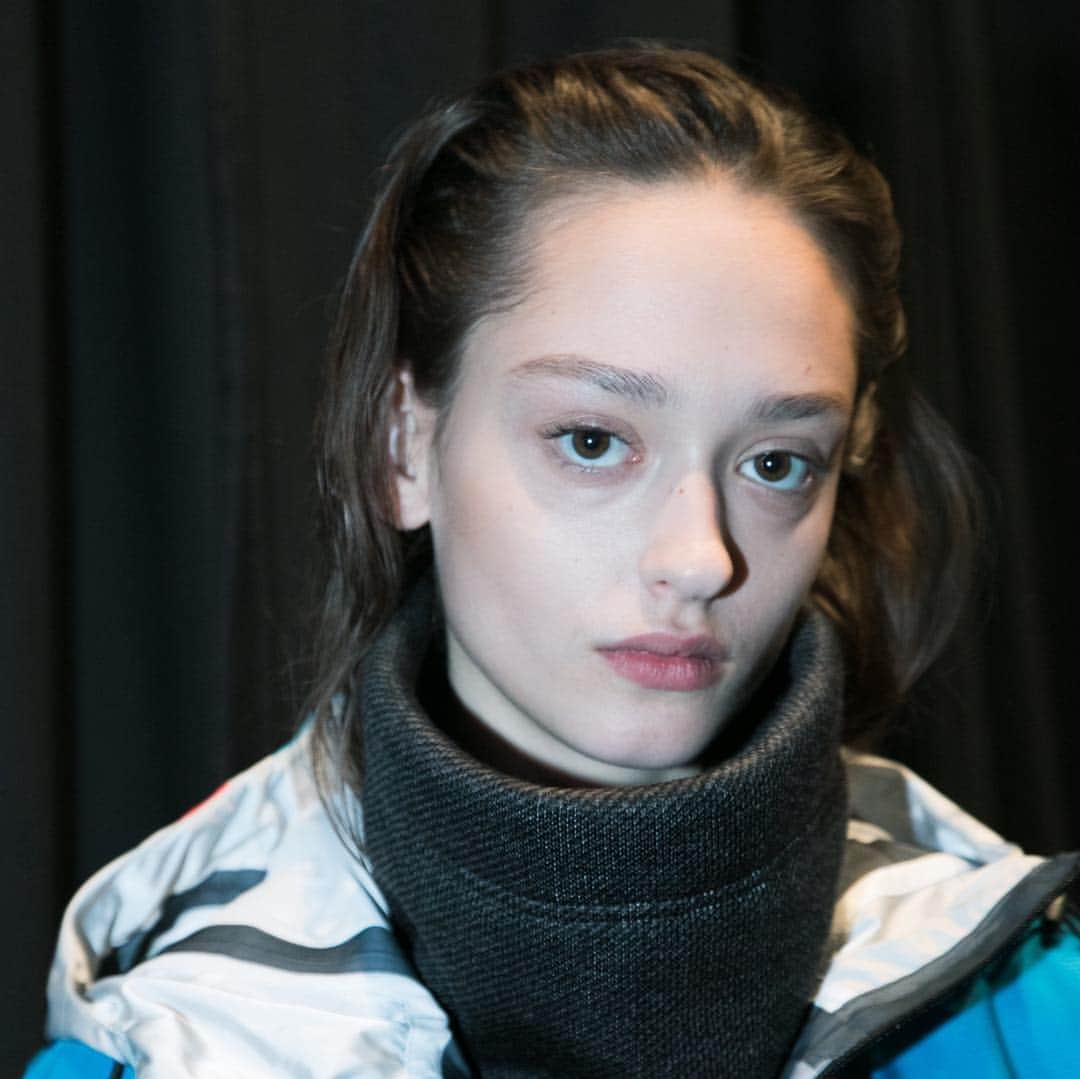 資生堂 さんのインスタグラム写真 - (資生堂 Instagram)「Tokyo Fashion Week  MUZE/PARADOX TOKYO  @muze_tokyo  @paradox_tokyo  #afwt #aw19  #backstage #hair and #makeup  by @shiseido_hma  #headartist : @mikiyafujioka0603  #photo by @mayumi_hosokura  @shiseido  #visiblefeelsinvisible  #beautyreimagined  @shiseidopro_official  @shiseidopro_jpn  #shiseidoprofessional  #fashion  #fashionphoto  #backstagemakeup」3月23日 10時27分 - shiseido_hma