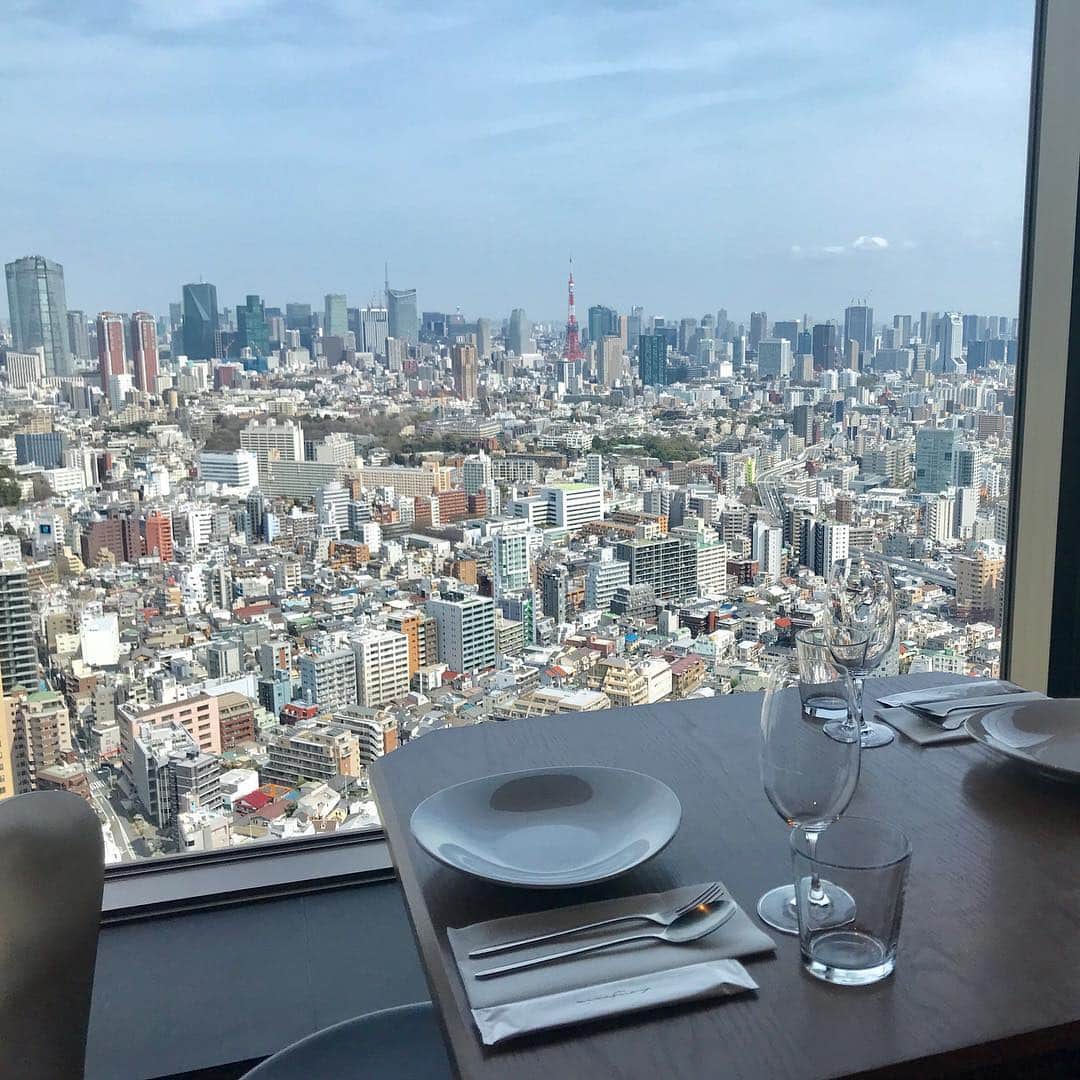 原史奈さんのインスタグラム写真 - (原史奈Instagram)「ロングレインでランチ 昨日はお天気も良かったからきれいな景色も観れたし、刺激的なグリーンカレーもとても美味しかった♪ #ロングレイン#longrain#オシャレなタイ料理#美味しい#雰囲気素敵#素晴らしい景色#大好きなお店#グリーンカレー#原史奈#ゴルフ#ゴルフレッスン#ゴルフ女子#ゴルフ男子#ゴルフ大好き#golf#ゴルフウエア#ゴルフグローブ#ゴルフグッズ#ゴルフ動画#ping#ピンgle#even#doubleeagle#クアルトユナイテッド#cuartounited」3月23日 10時59分 - fuminahara