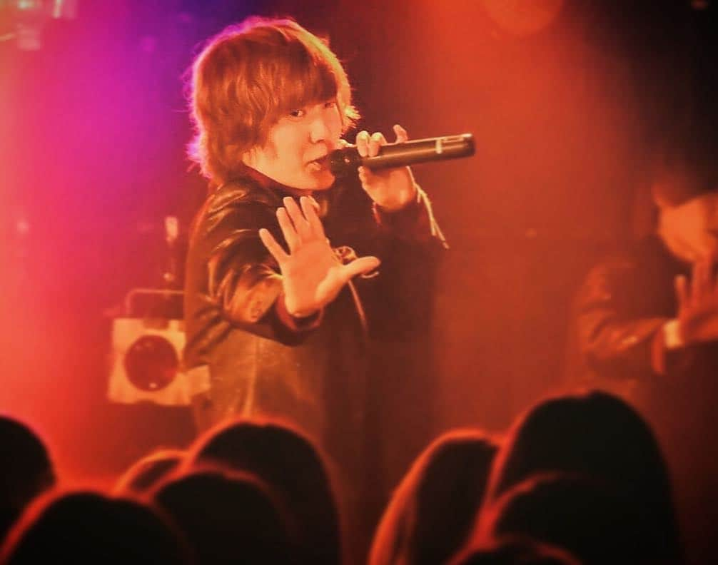 ブレイク☆スルー“５Dさんのインスタグラム写真 - (ブレイク☆スルー“５DInstagram)「3/21 BREAK THROUGH FREE ONE-MAN LIVE -STEP UP- in OSAKA  3月から新体制となり行われたお披露目ライブツアーがついにFINAL ファンの皆様に沢山支えられた今回のツアー。 これから6人の活動にご期待、応援宜しくお願い致します。 . SETLIST Overture (2019ver.) No... MONEY on the GAME Darling ビバビバ Dance! Bounce! MC 果てなき欲望、飽くなき愛。 Beautiful with you Flash  back Head shot!! ハッピー様ー! ENCORE ハッピー様ー! . #BREAKTHROUGH #ブレイクスルー #鯨井俊介 #鐘井佑斗 #吉田涼也 #大咲貴徳 #伊藤純平 #新澤典将 #新体制 #STEPUPTOUR」3月23日 11時23分 - break_through1223